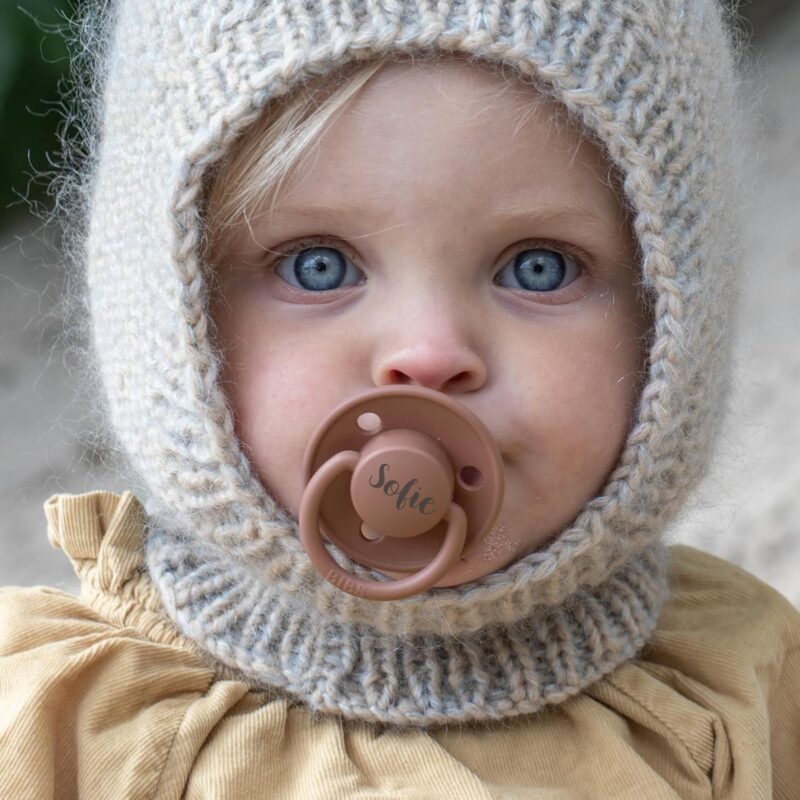 Gutmarkiert - BIBS Schnuller mit Namen- Personalisieren Sie den Schnuller mit dem Namen des Kindes. In vielen Farben erhältlich, spülmaschinenfest. (Creme) – Bild 5