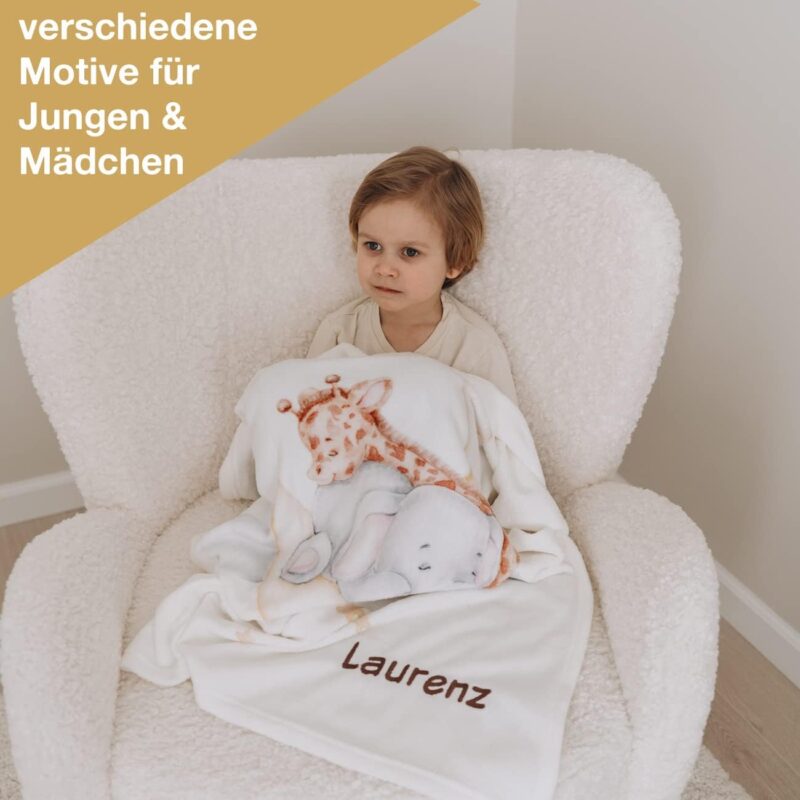 Wolimbo Babydecke mit Namen personalisiert - Motiv Giraffe weiß - Besticktes Geschenk für Mädchen und Junge – Bild 7