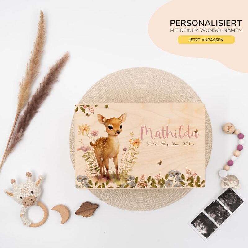 KIDSMOOD - Personalisierte Erinnerungsbox Baby, Holzkiste mit Deckel, Erinnerungskiste als Geschenkidee zur Geburt oder zum Geburtstag für Mädchen und Jungen, Baby-Box mit Namen – Bild 2